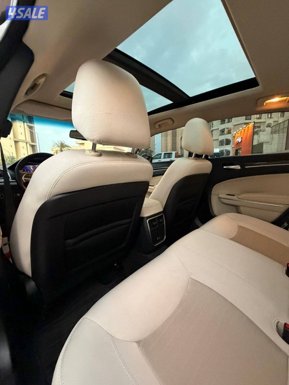 كرايسلر // C 300  V8  // 2015  // صبغ الوكالة6