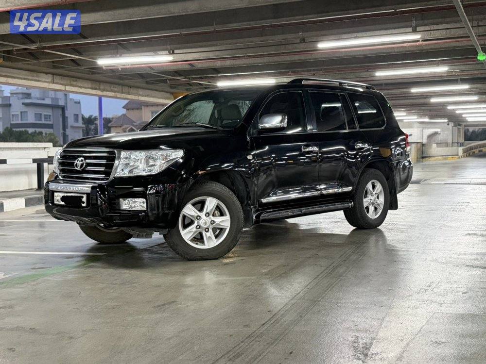 Land Cruise VXR 20102