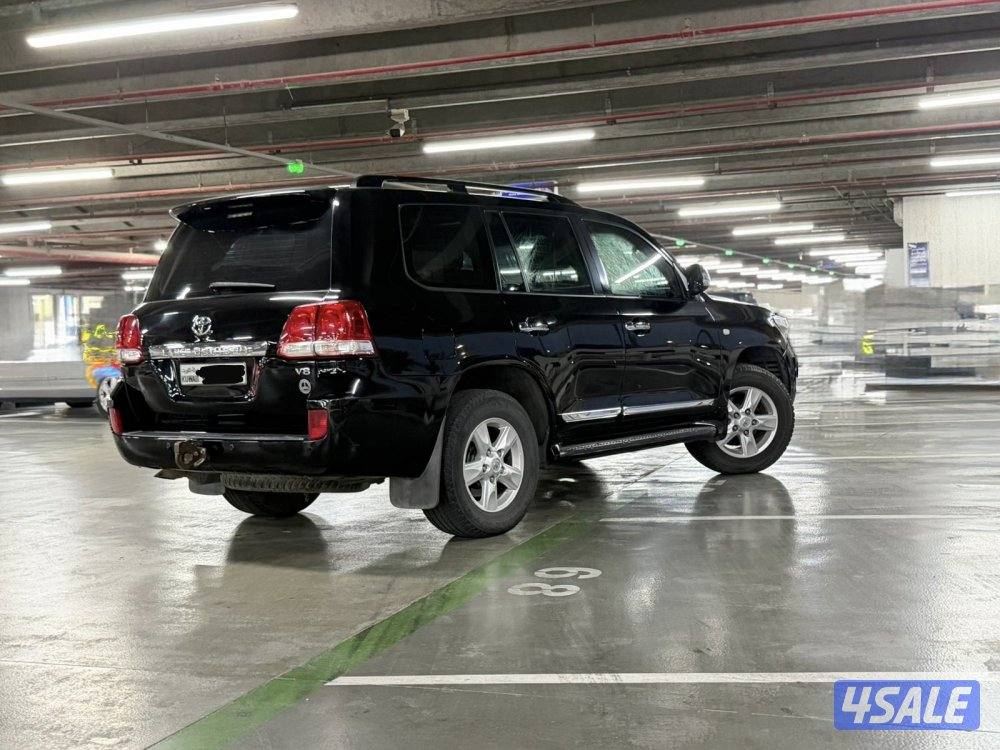 Land Cruise VXR 20105