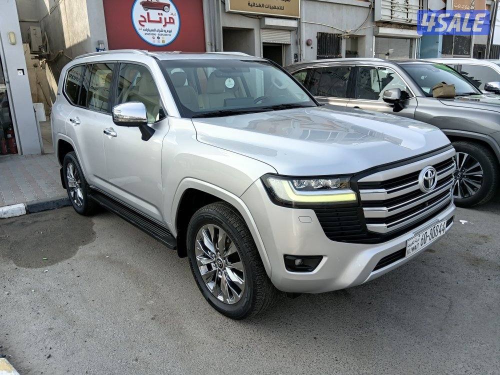 لاندكروزر VX موديل 2022 صبغ الوكالة شرط الفحص بالكامل0