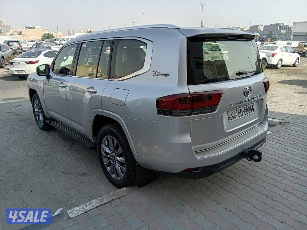 لاندكروزر VX موديل 2022 صبغ الوكالة شرط الفحص بالكامل2