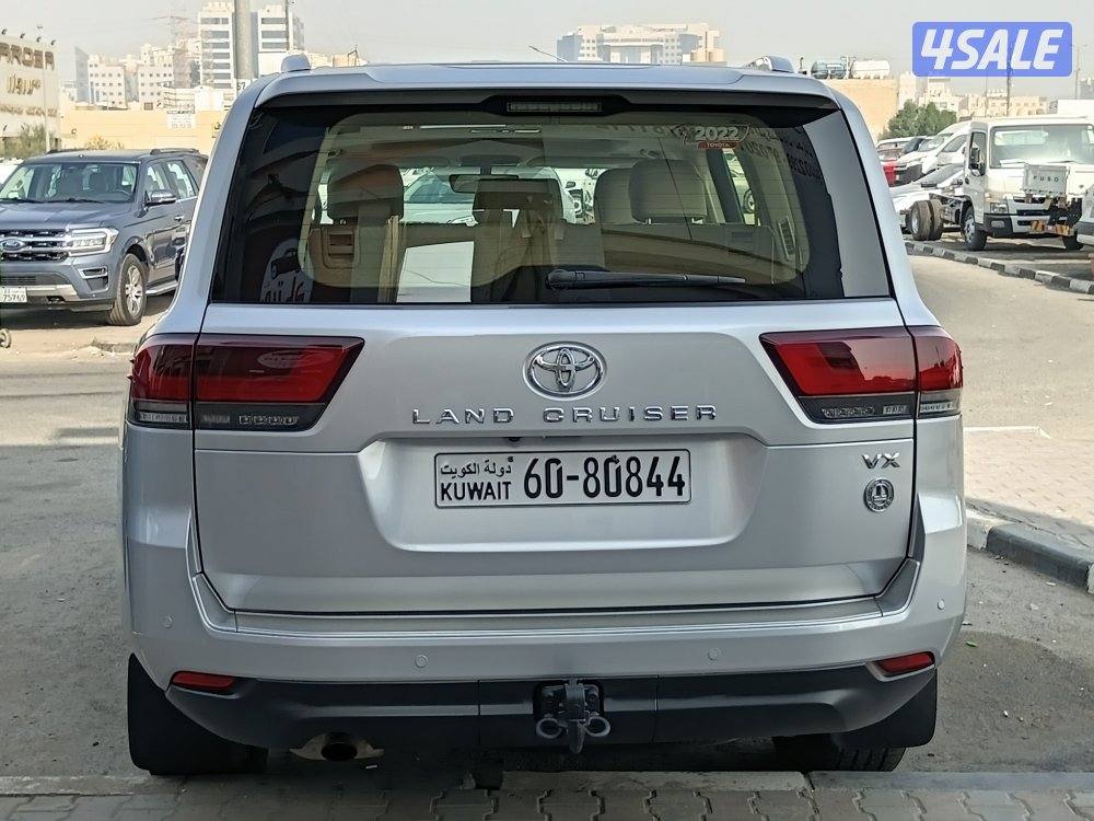 لاندكروزر VX موديل 2022 صبغ الوكالة شرط الفحص بالكامل4