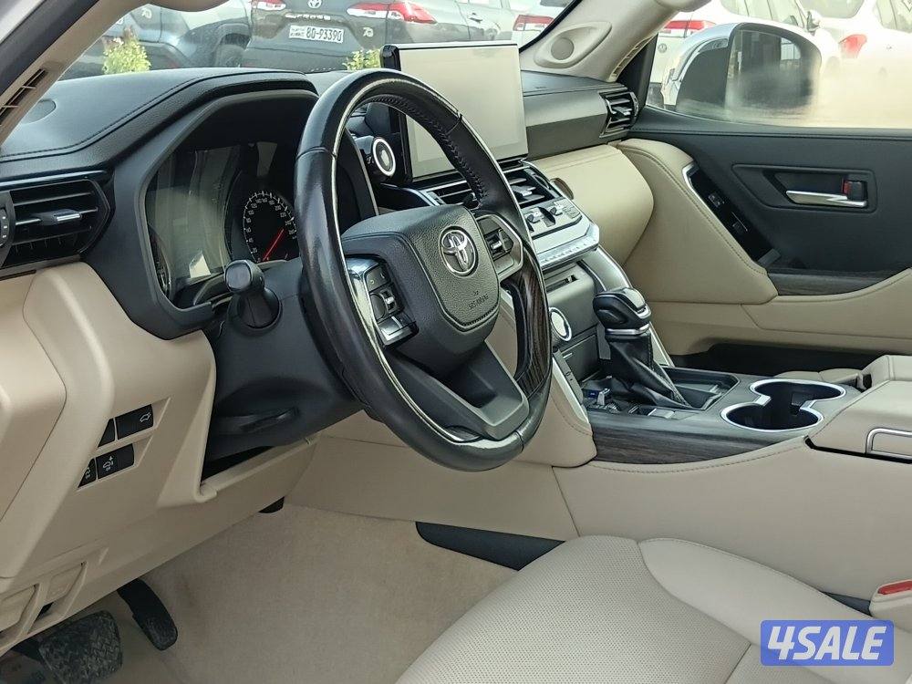 لاندكروزر VX موديل 2022 صبغ الوكالة شرط الفحص بالكامل6