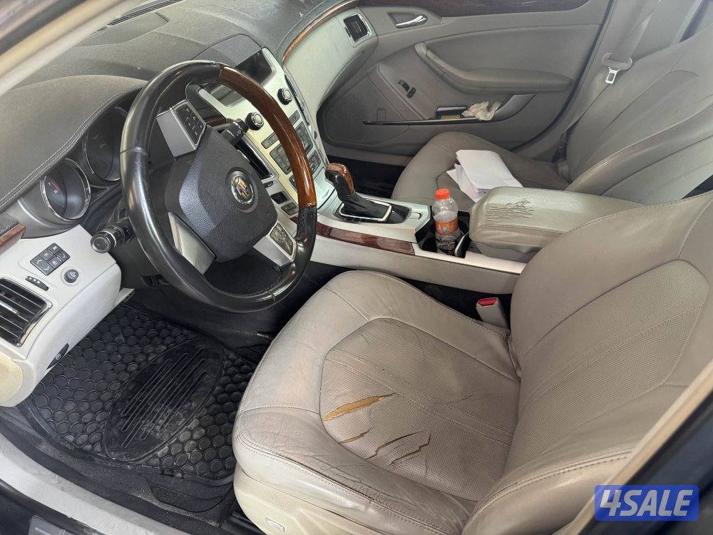 للبيع كاديلاك cts موديل 2010 بحاله جيده4