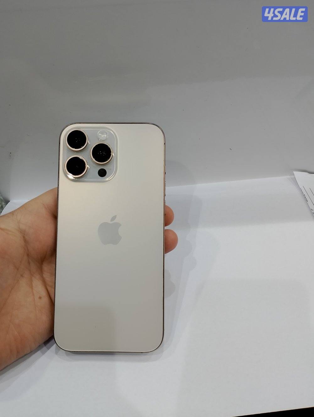 ايفون 16pro max جيجا 2560