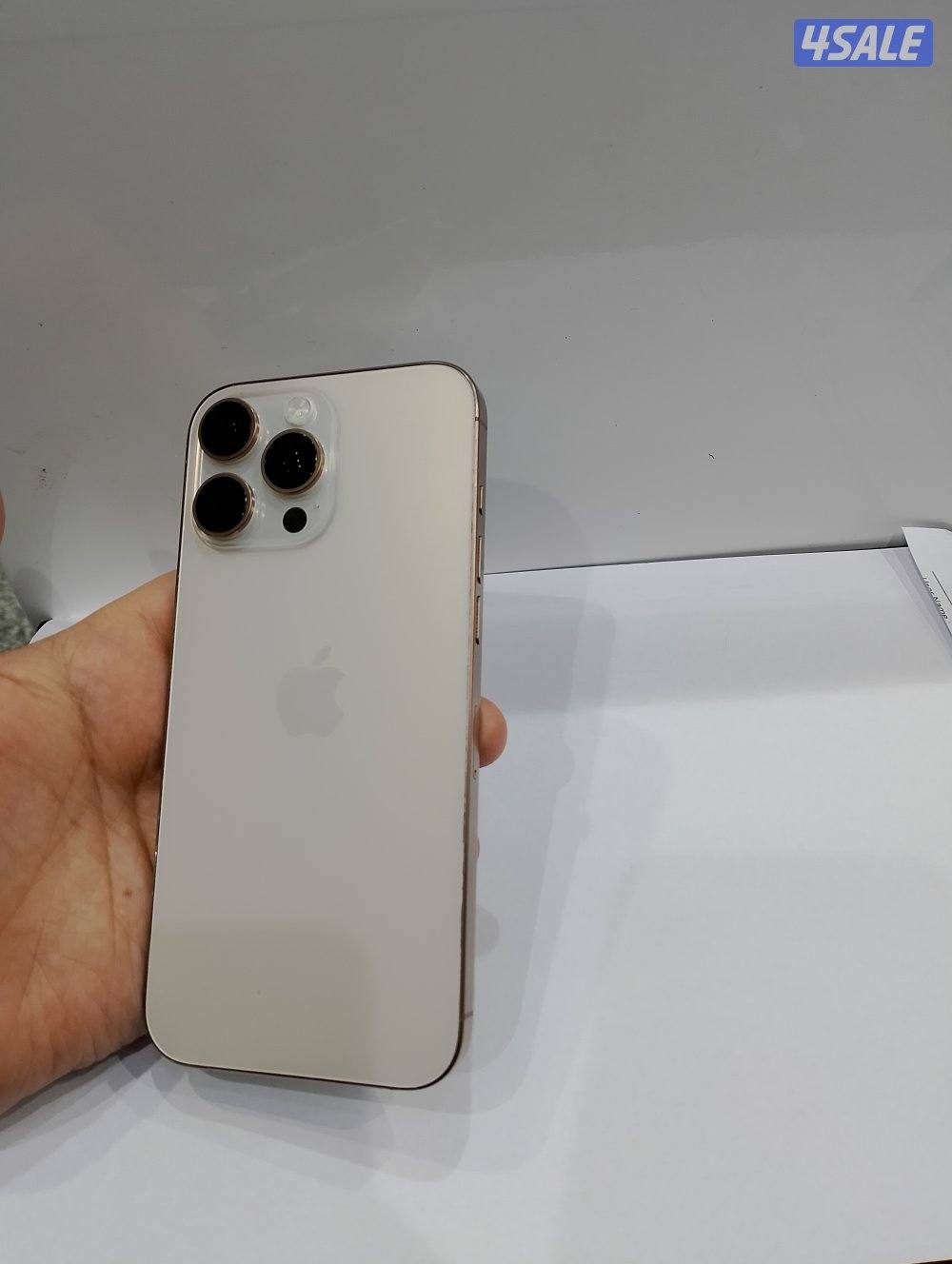 ايفون 16pro max جيجا 2561