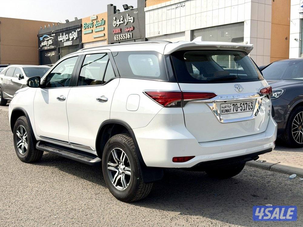 تويوتا فورتنر 2023 الساير 6 سلندر ديل قير1