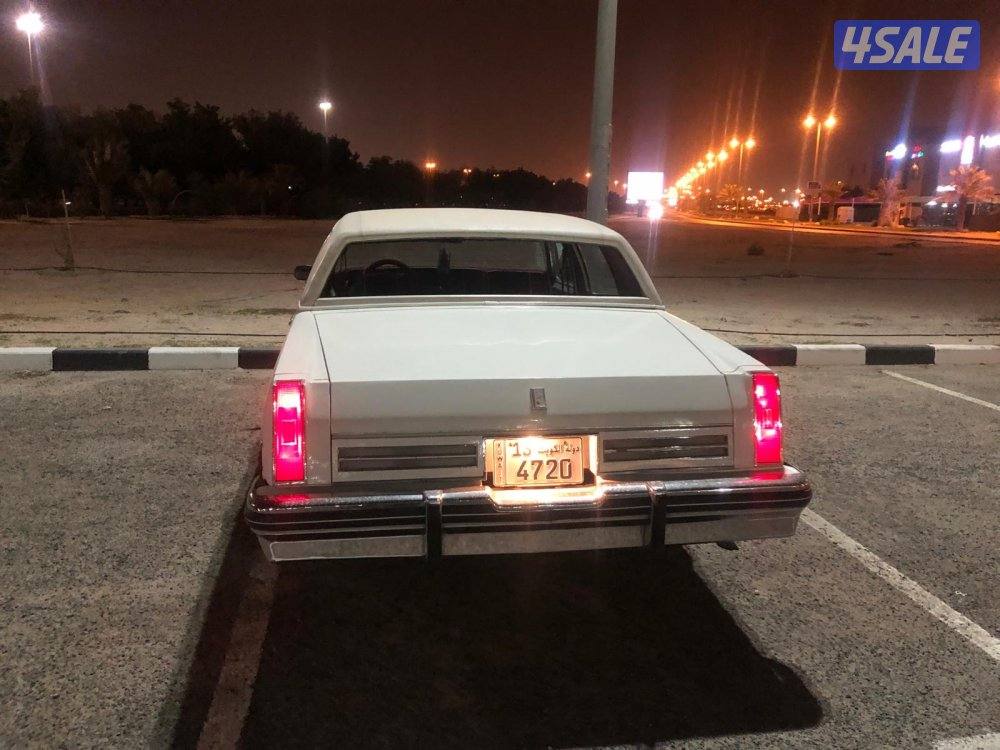 للبيع اولدموزيل موديل ١٩٨٢ اللون ابيض شرط الفحص  مكينه وقير وشاصي1