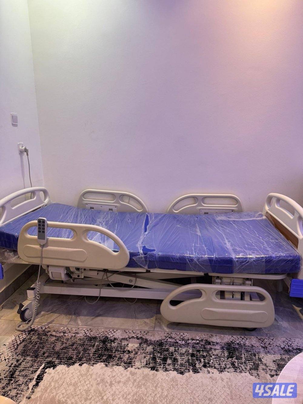 للبيع سرير طبي + مرتبه طبية مائية1