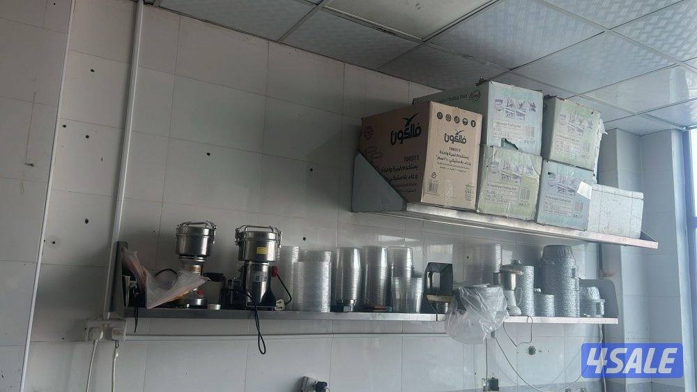 للأيجار محل بالدور الاول اسواق القرين مجهز يصلح مطبخ مساحته 95 متر م3