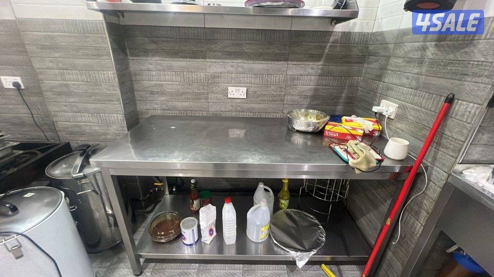 للأيجار محل بالدور الاول اسواق القرين مجهز يصلح مطبخ مساحته 95 متر م12