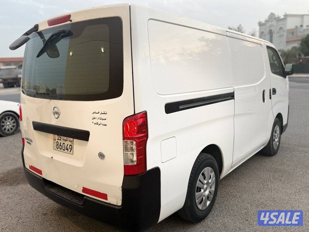 للبيع باص مقفل 2017 عداد 137 الف4