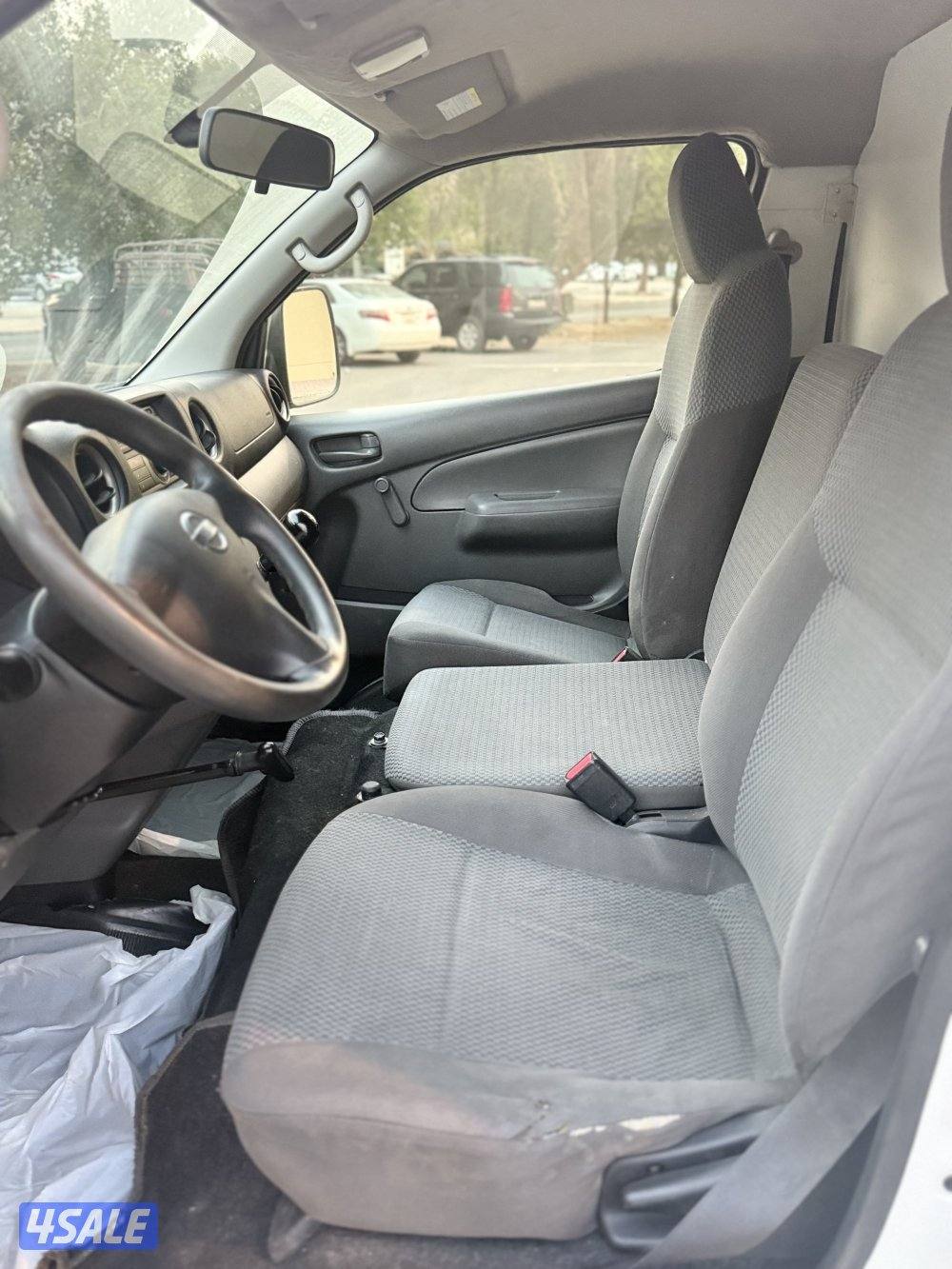 للبيع باص مقفل 2017 عداد 137 الف6