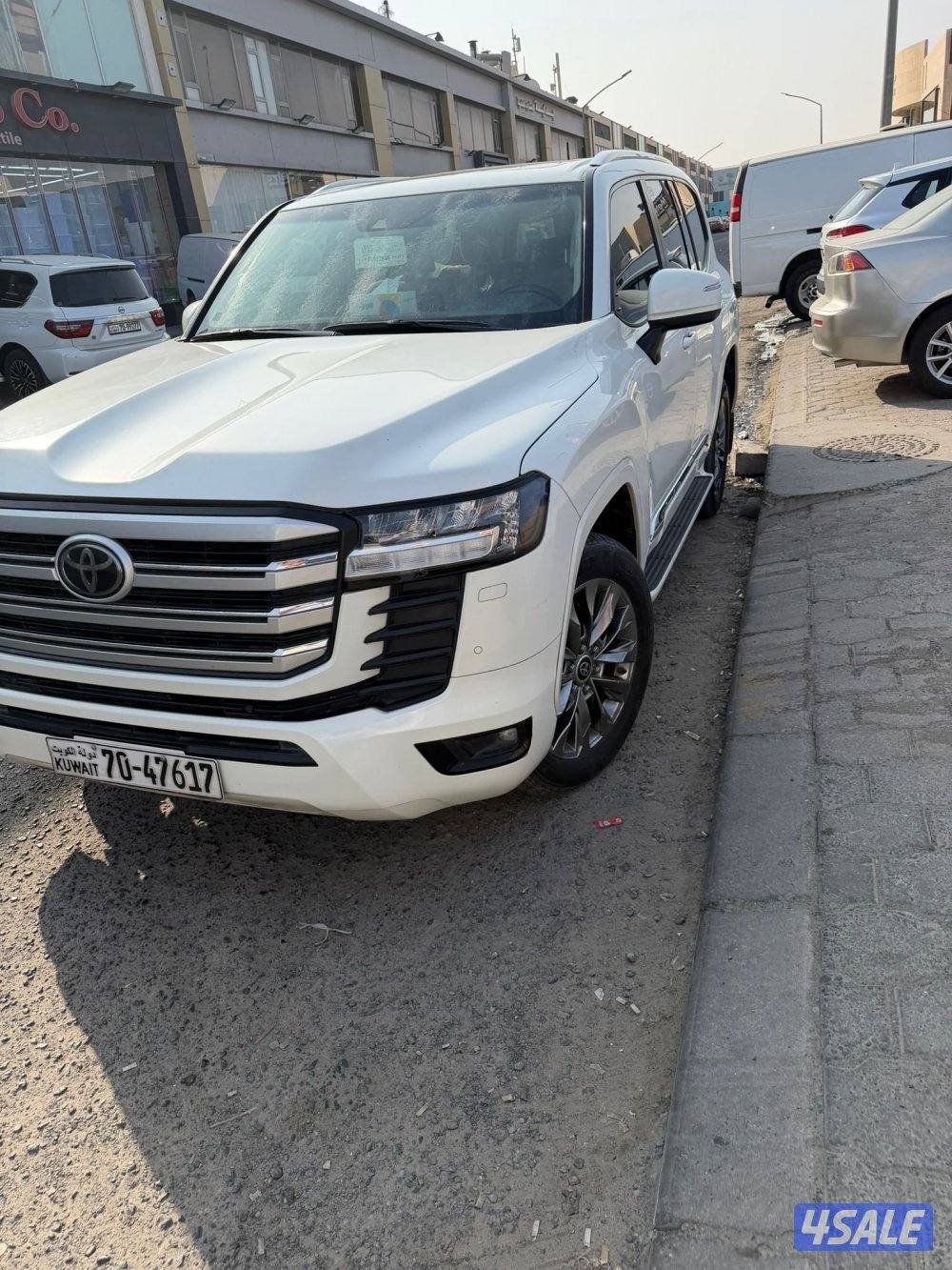 للبيع تويوتا لاند كروزر GXR موديل 20230