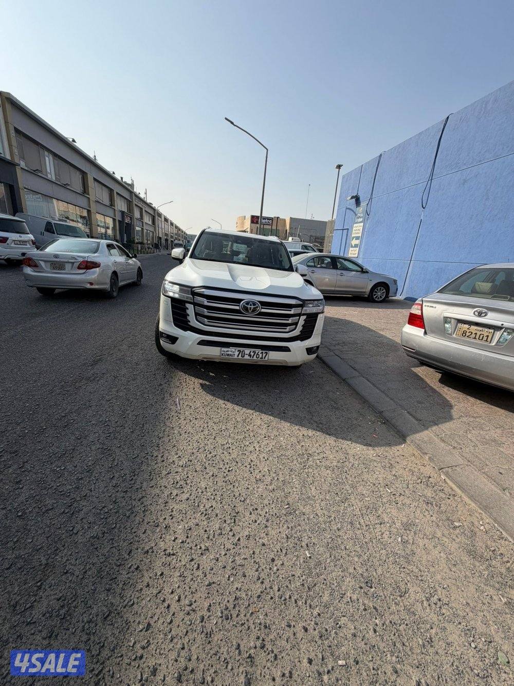 للبيع تويوتا لاند كروزر GXR موديل 20237