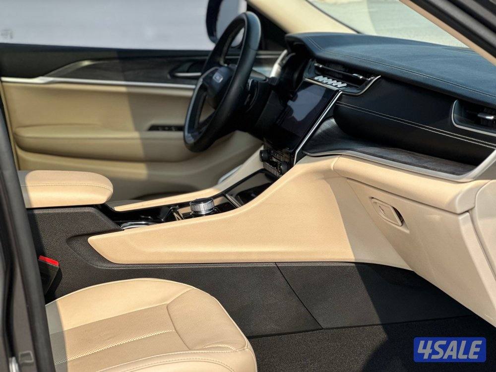 للبيع جراند شيروكي LIMITED L ماشي ٦٨ الف كيلو4