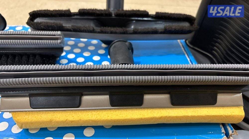 مكنسة غسيل للفرسه و المخدات و الكنب و الارضيه و مع جميع أغراضها8