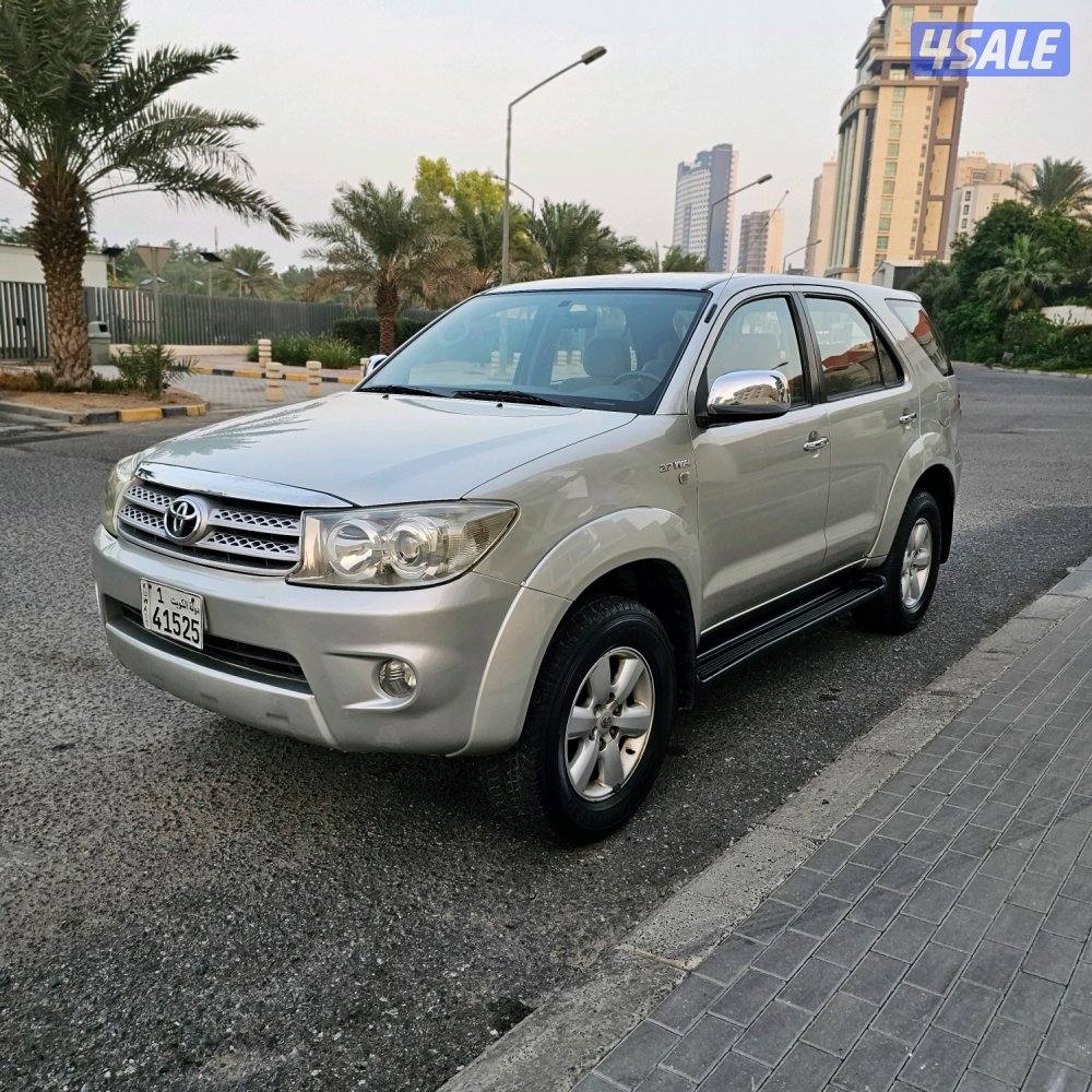 Toyota Fortuner 20100