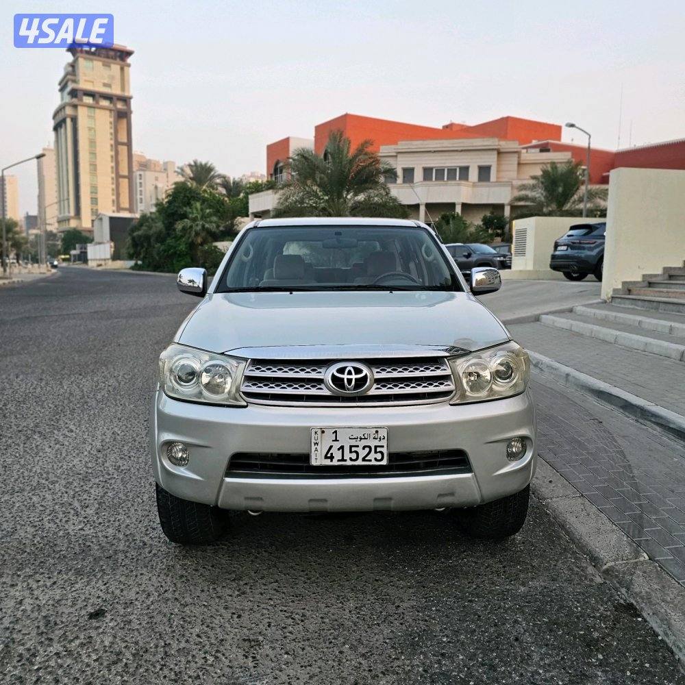 Toyota Fortuner 20101