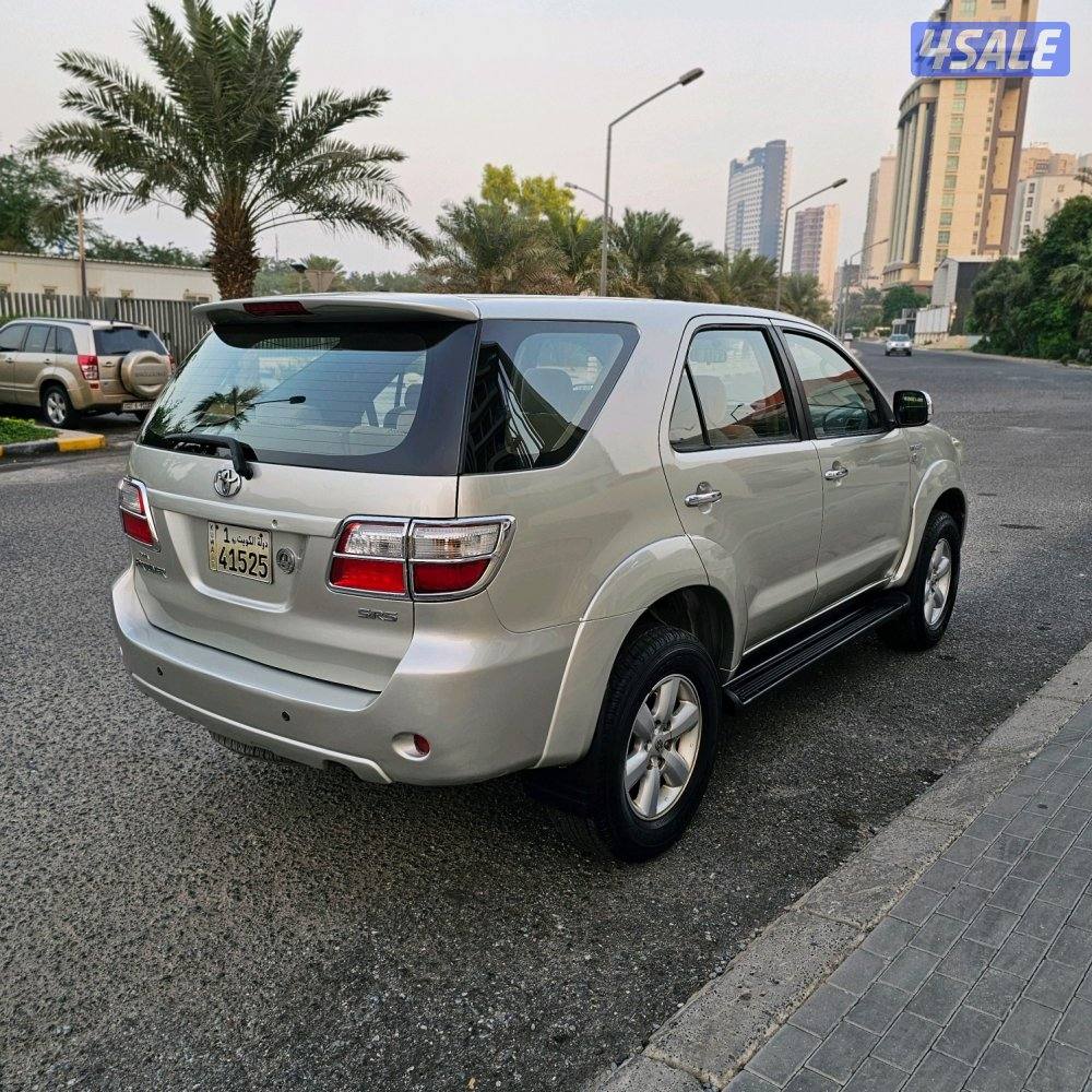 Toyota Fortuner 20103