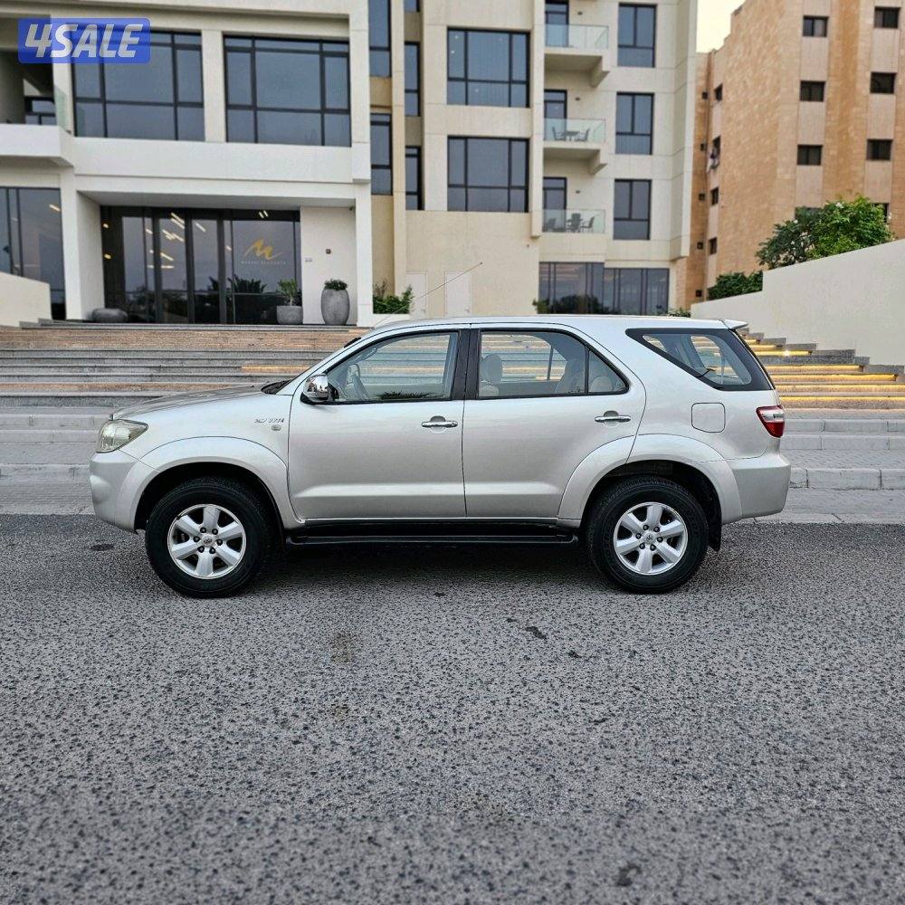 Toyota Fortuner 20104