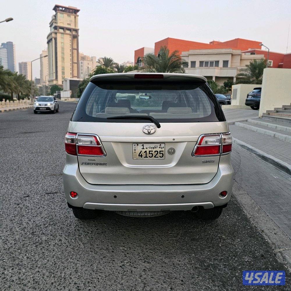 Toyota Fortuner 20106