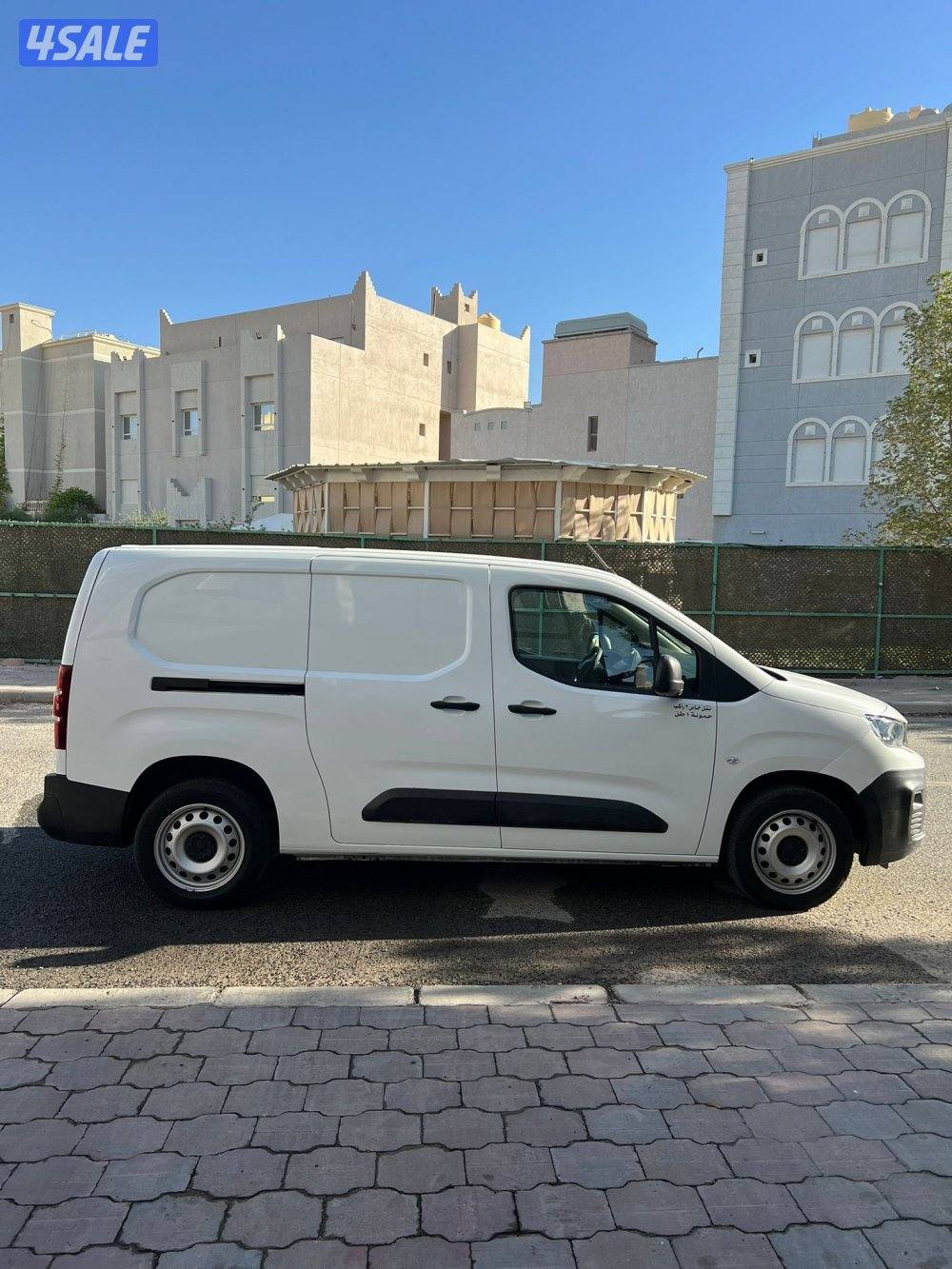 2023 بيجو بحالة الوكاله عداد قليل3