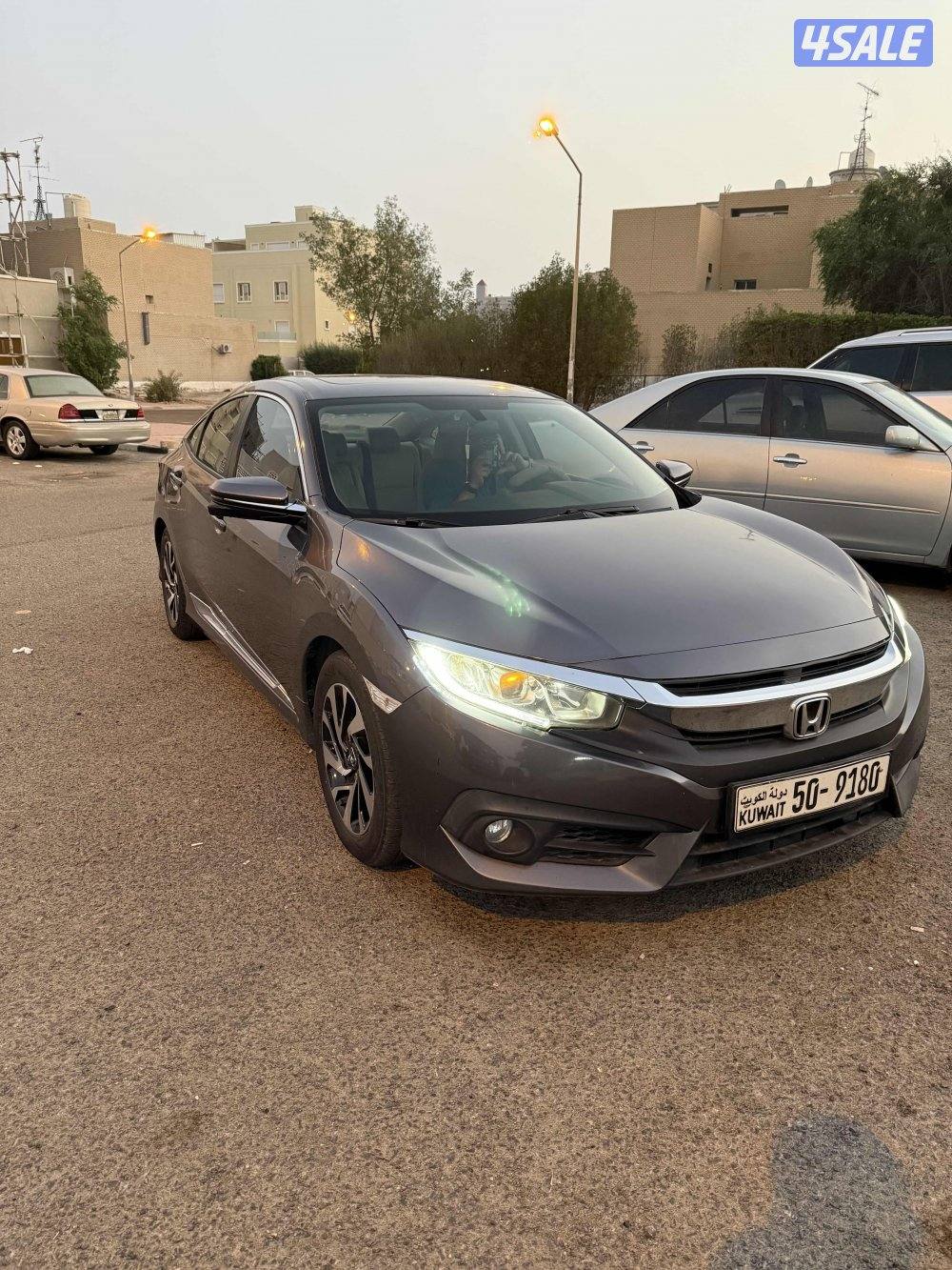 للبيع هوندا سيفيك ٢٠١٨0