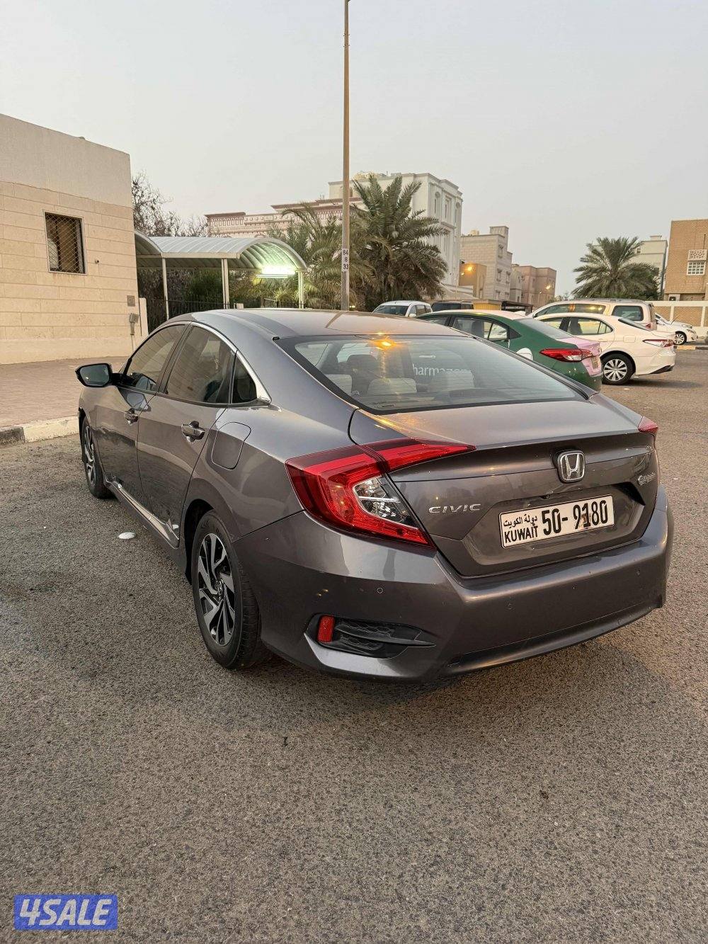 للبيع هوندا سيفيك ٢٠١٨4