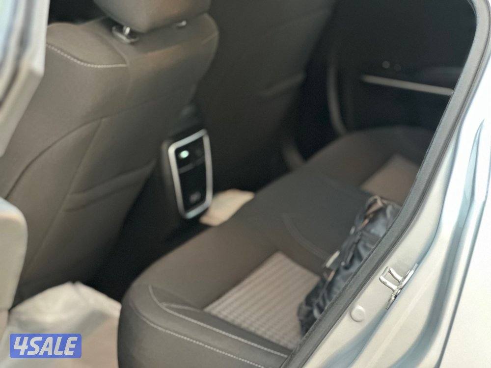 للبيع دودج شارجر ماشي ٤٥ الف كيلو5