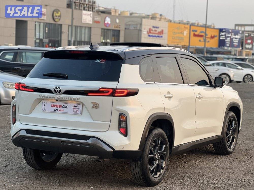 للبيع تويوتا أوربان 2024 أصفار بالكفالة 1500 الفل4