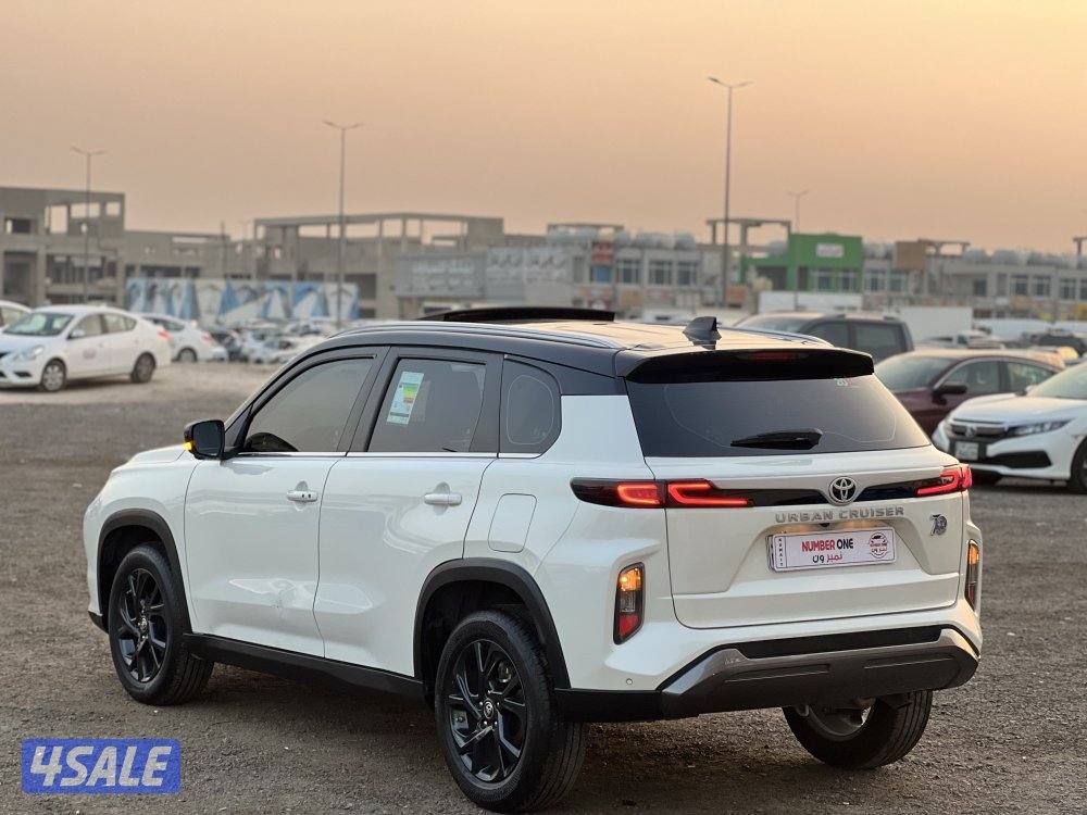 للبيع تويوتا أوربان 2024 أصفار بالكفالة 1500 الفل5