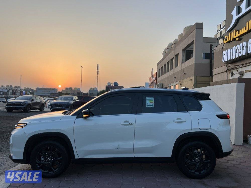 للبيع تويوتا أوربان 2024 أصفار بالكفالة 1500 الفل7