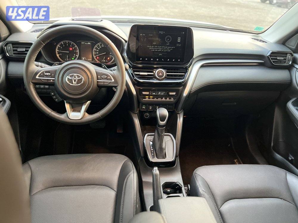 للبيع تويوتا أوربان 2024 أصفار بالكفالة 1500 الفل8