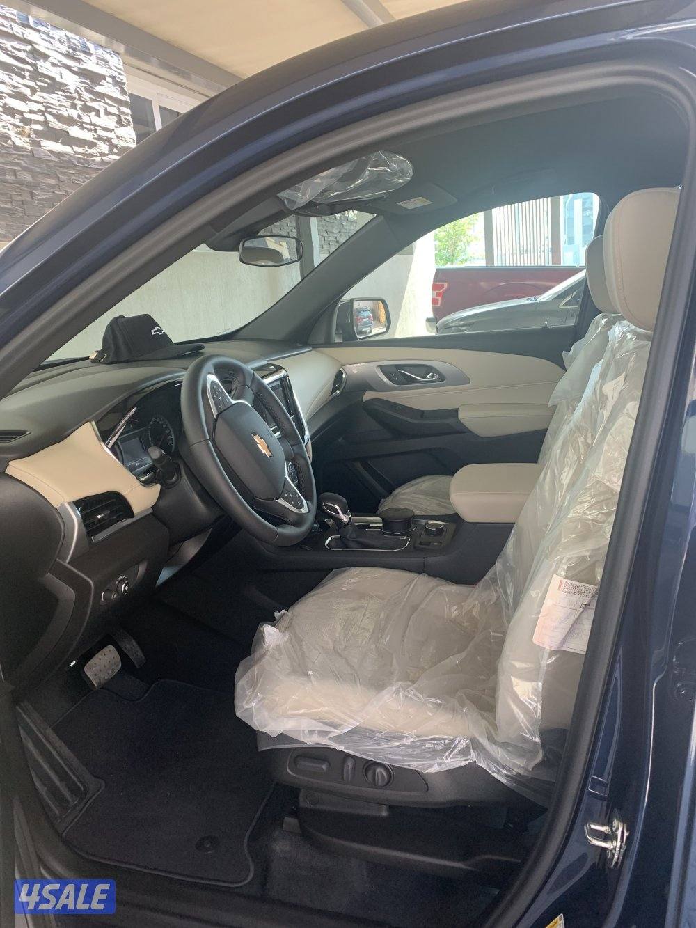 Chevrolet Traverse 2023 clean and low mileage2