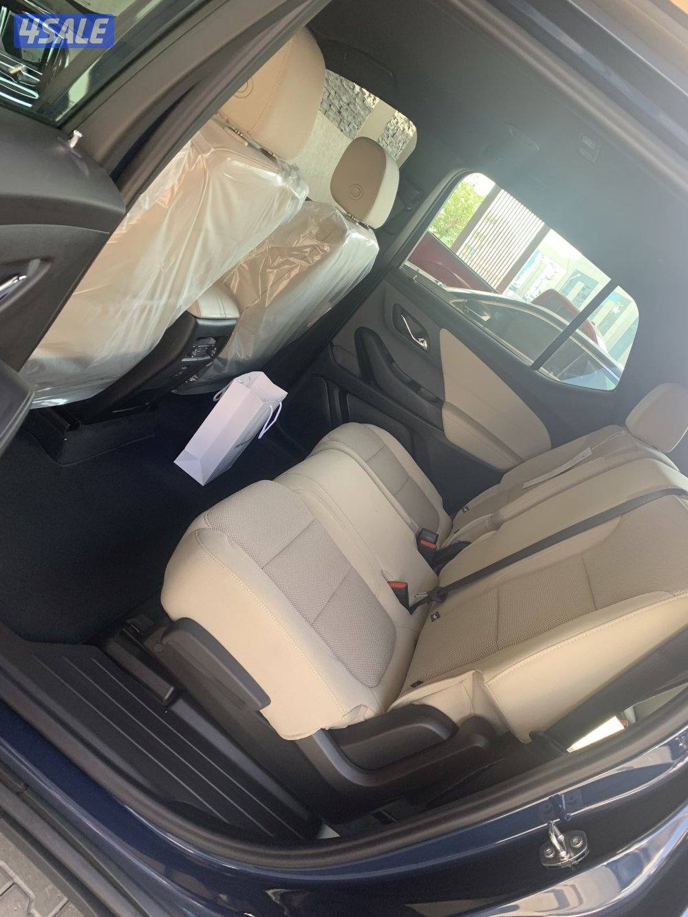 Chevrolet Traverse 2023 clean and low mileage6