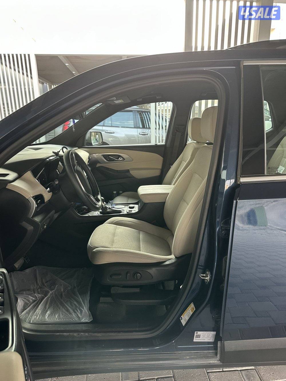 Chevrolet Traverse 2023 clean and low mileage8