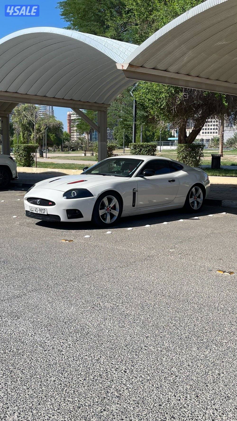 جاكوار v8 supercharger ٢٠٠٩ فئة (R) الأصلي يختلف عن النسخه العاديه1