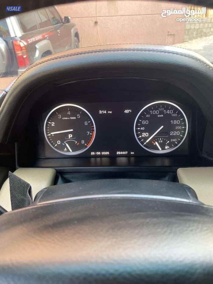 للبيع رنج روفر كلاسك موديل 2010. صبغ وكاله ماشي 267 الف. في حاله ممتاز6