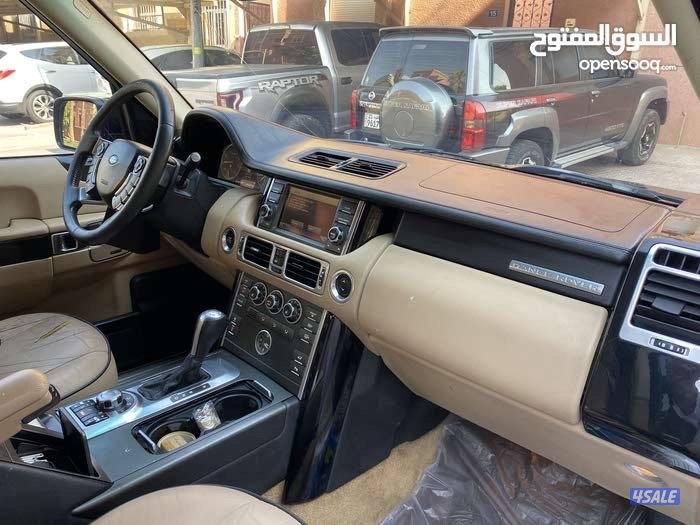للبيع رنج روفر كلاسك موديل 2010. صبغ وكاله ماشي 267 الف. في حاله ممتاز8