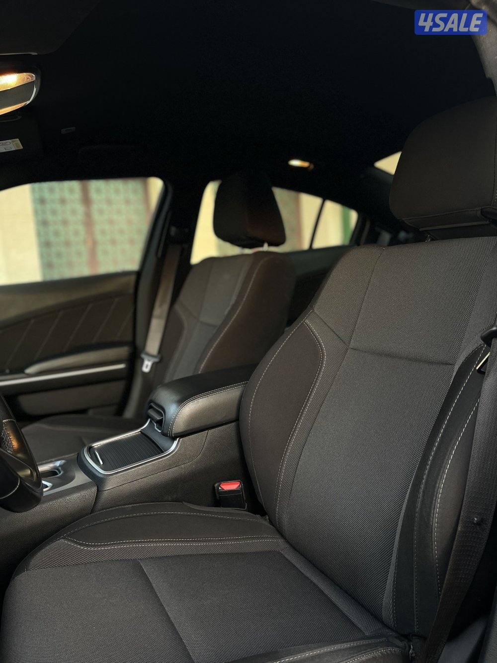 للبيع دودج تشارجر موديل 2020 وارد الملا شرط الفحص6