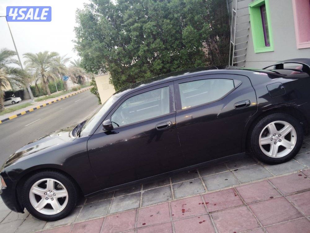 سيارة في حالة جيدة ومجدده البيمه سنة2