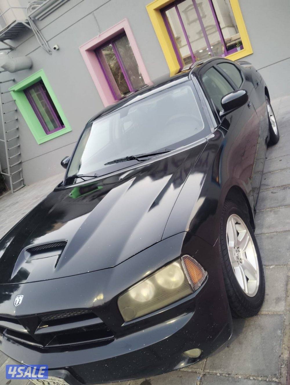 سيارة في حالة جيدة ومجدده البيمه سنة3