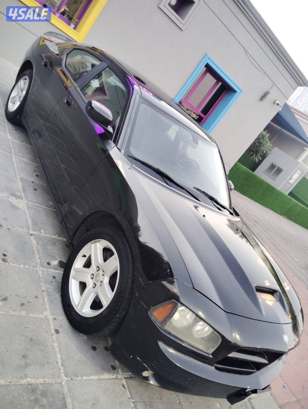 سيارة في حالة جيدة ومجدده البيمه سنة7