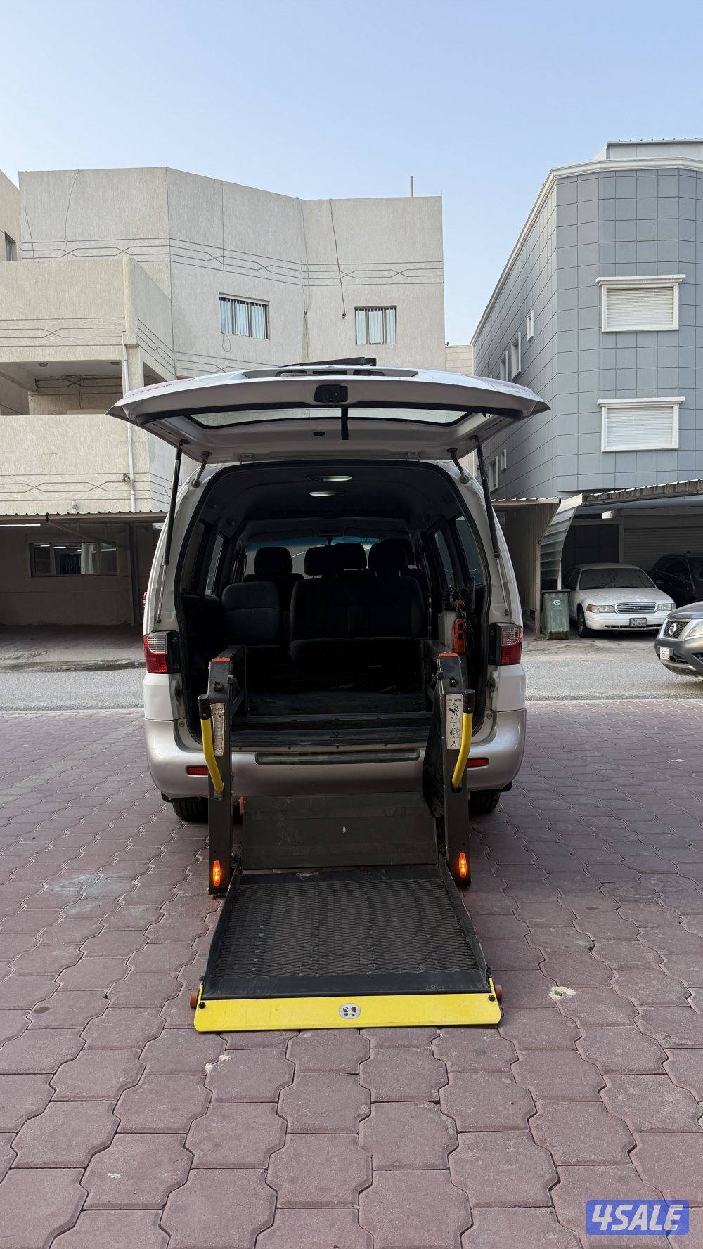 للبيع هونداي H1 مع جهاز ذوي الاحتياجات الخاصه3