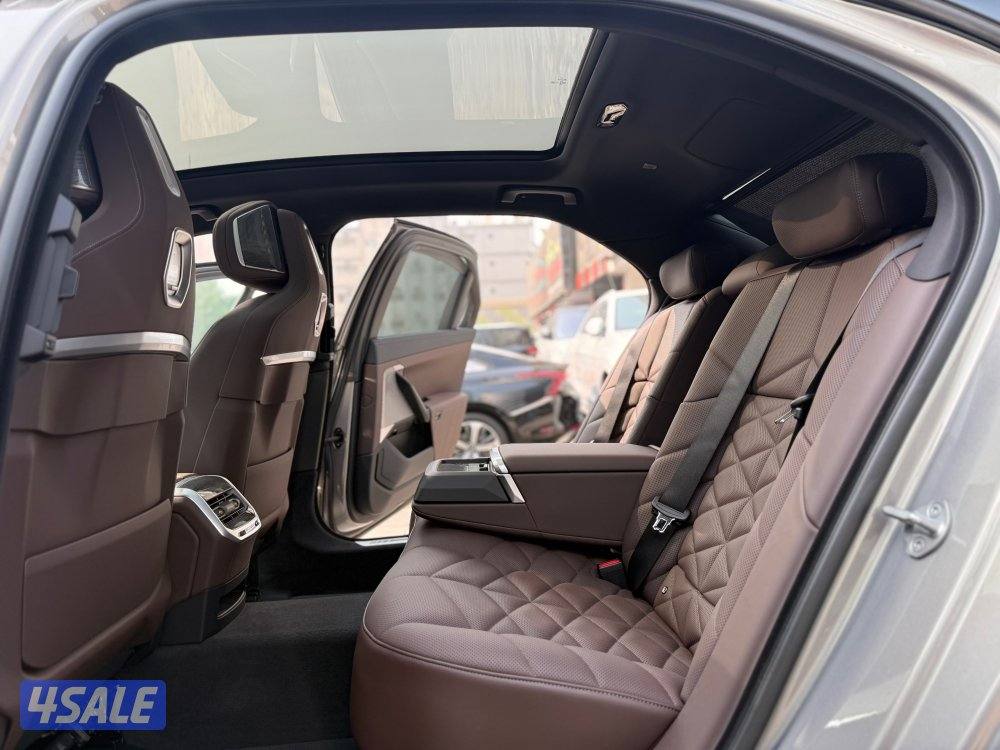 BMW…740i…موديل…2024…تحت الكفاله9