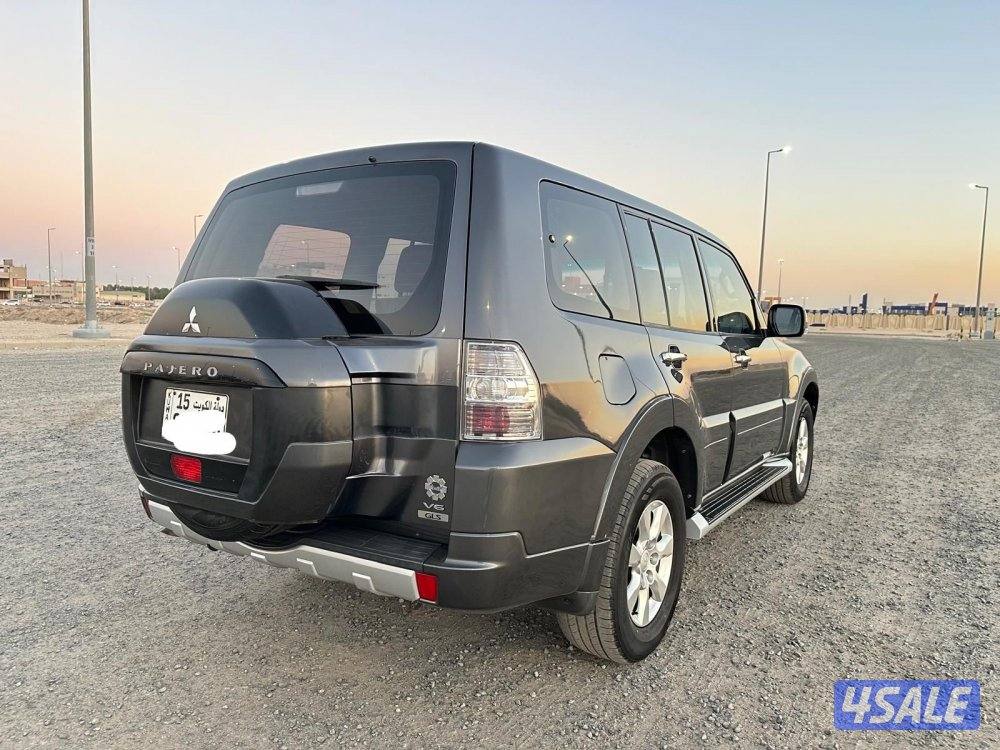 للبيع باجيرو ٢٠١٧ بحاله جيده2