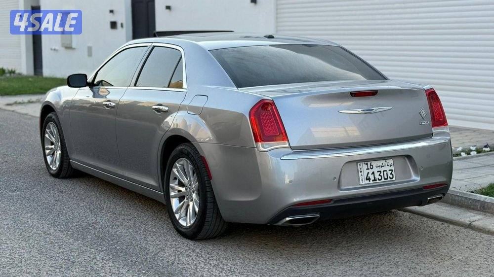 للبيع كرايسلر  c300 v8 موديل 20182