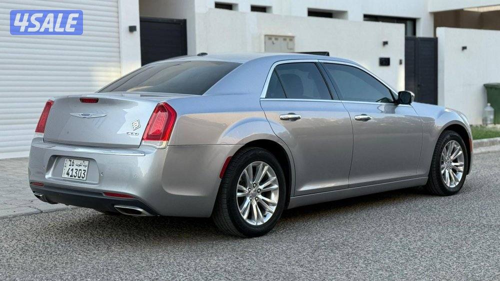 للبيع كرايسلر  c300 v8 موديل 20183