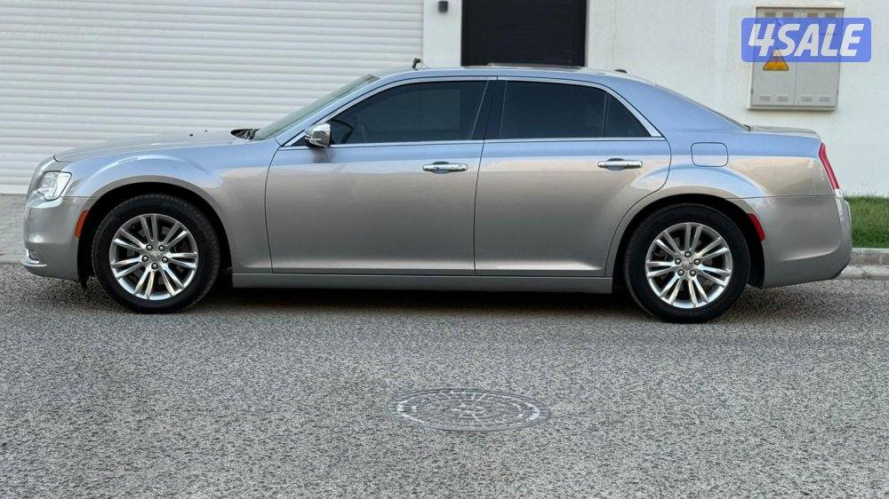 للبيع كرايسلر  c300 v8 موديل 20185